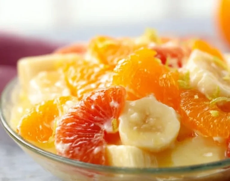 Salade de fruits à l'orange rêveuse, saine et colorée